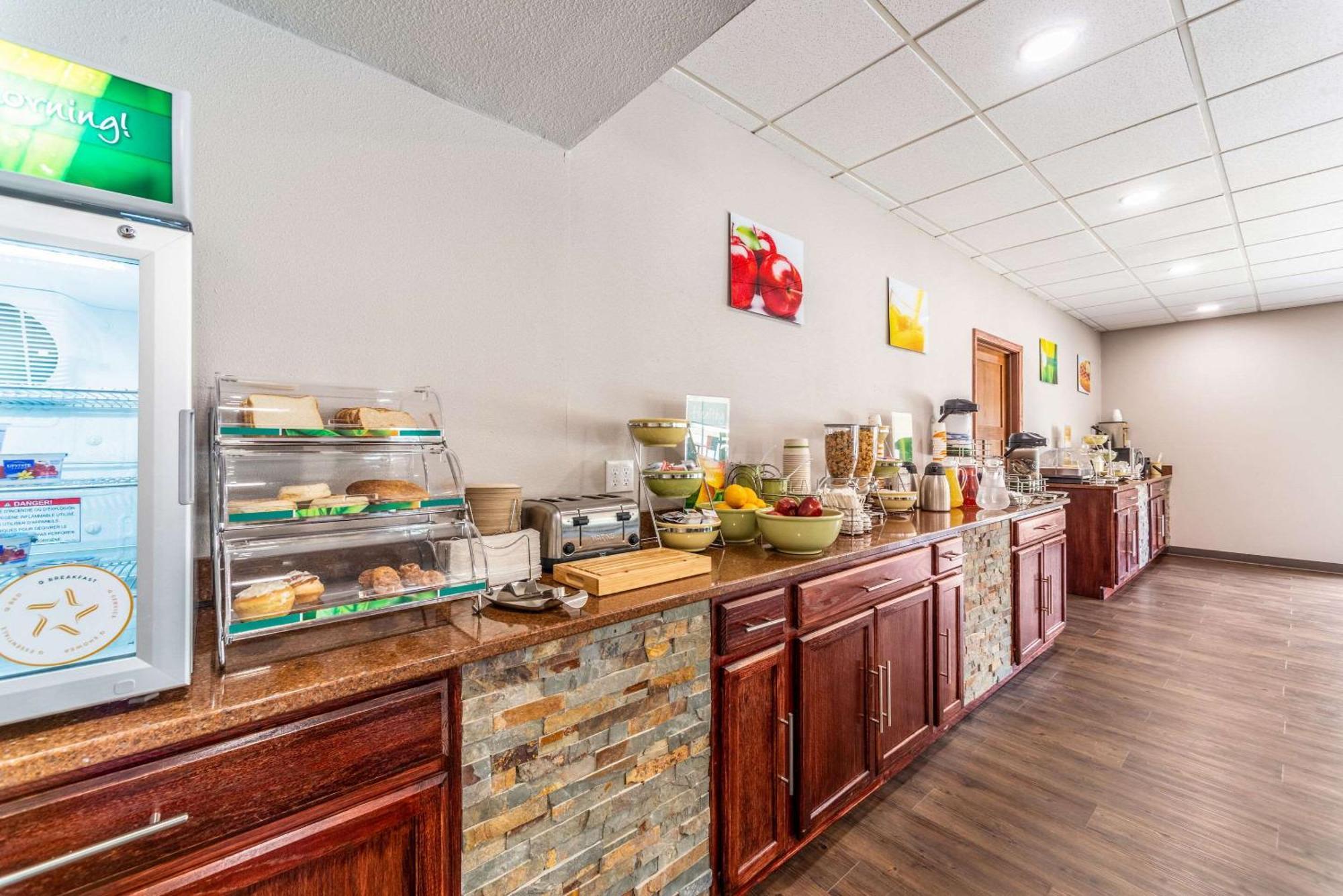 Quality Inn & Suites Vandalia Near I-70 And Hwy 51 외부 사진