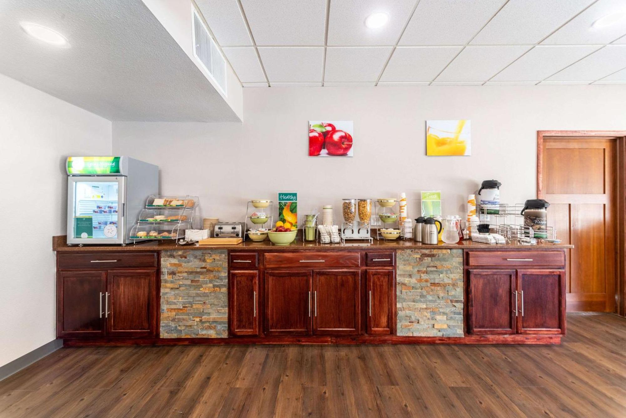 Quality Inn & Suites Vandalia Near I-70 And Hwy 51 외부 사진
