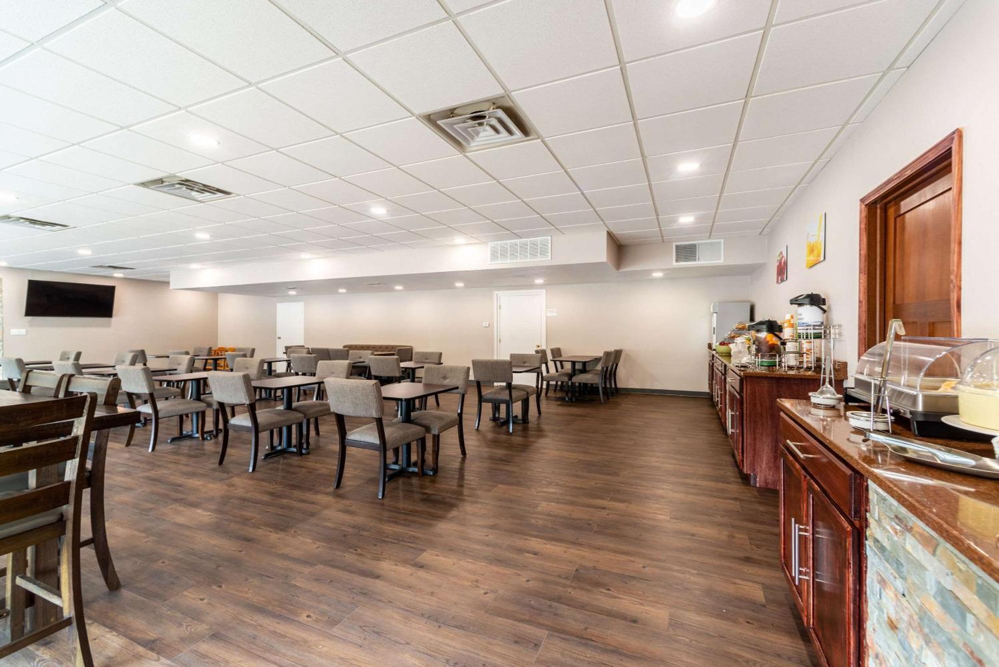 Quality Inn & Suites Vandalia Near I-70 And Hwy 51 외부 사진