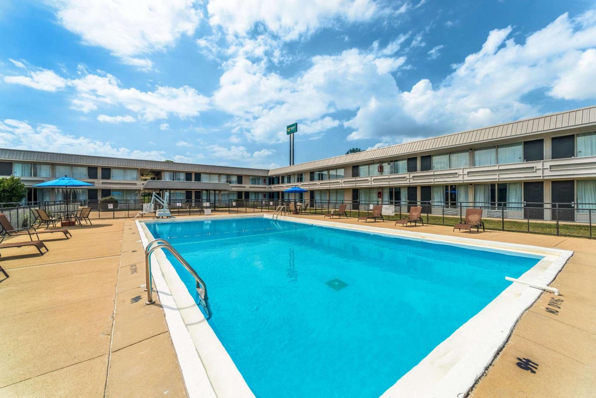 Quality Inn & Suites Vandalia Near I-70 And Hwy 51 외부 사진