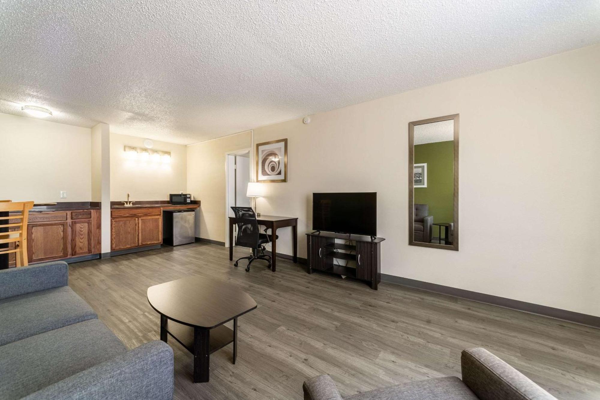 Quality Inn & Suites Vandalia Near I-70 And Hwy 51 외부 사진