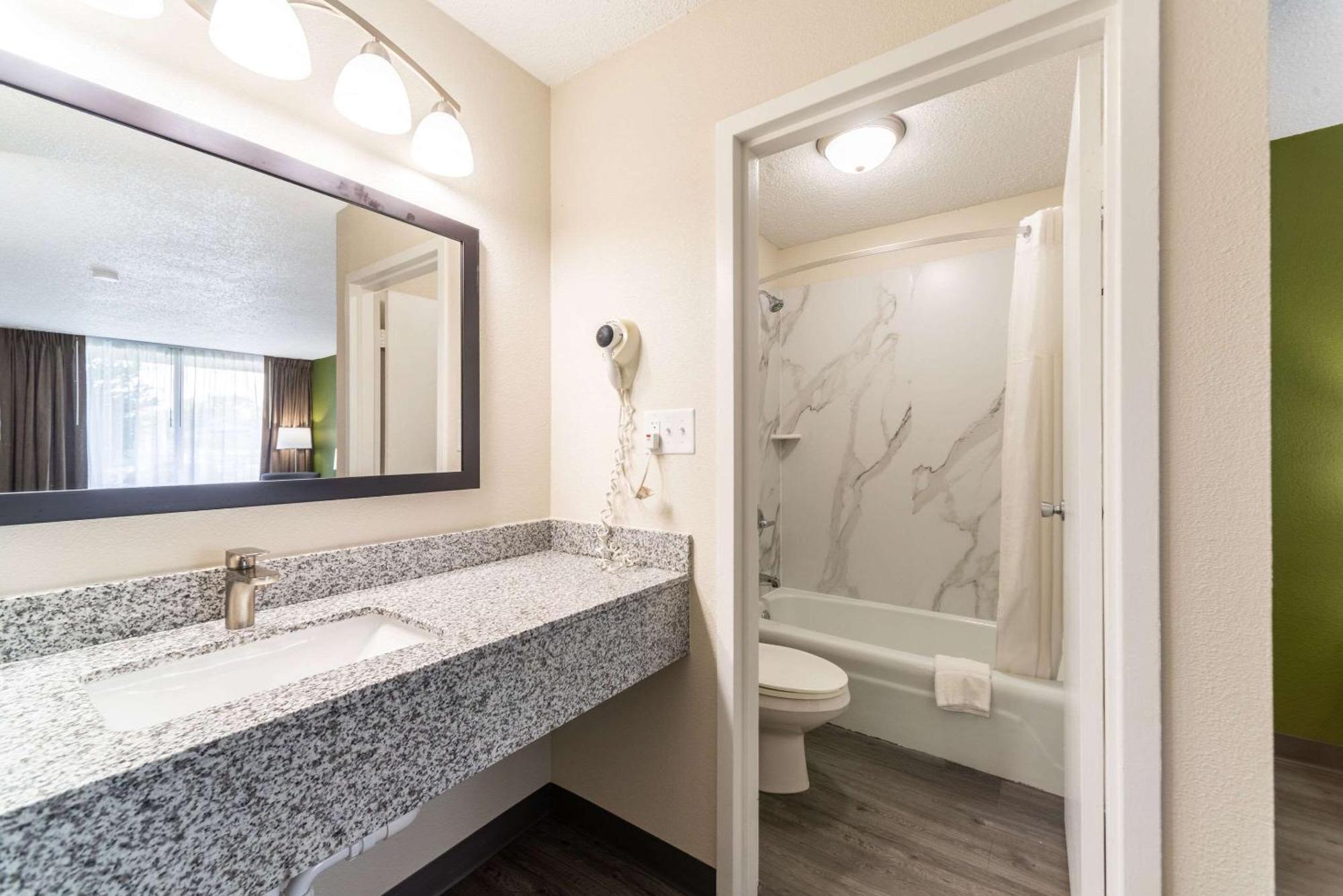 Quality Inn & Suites Vandalia Near I-70 And Hwy 51 외부 사진