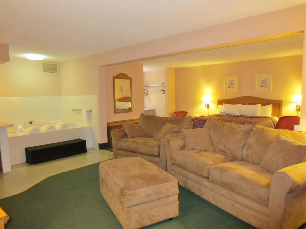 Quality Inn & Suites Vandalia Near I-70 And Hwy 51 외부 사진