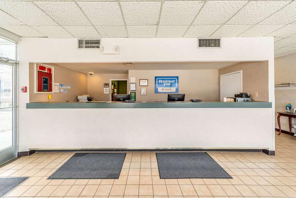 Quality Inn & Suites Vandalia Near I-70 And Hwy 51 내부 사진