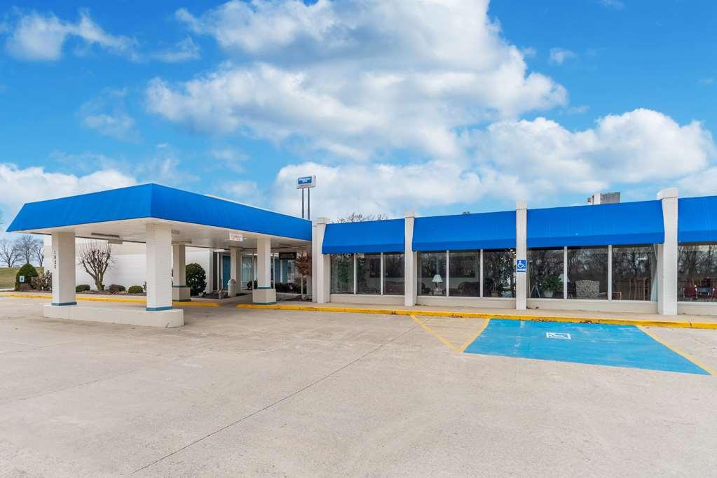 Quality Inn & Suites Vandalia Near I-70 And Hwy 51 외부 사진