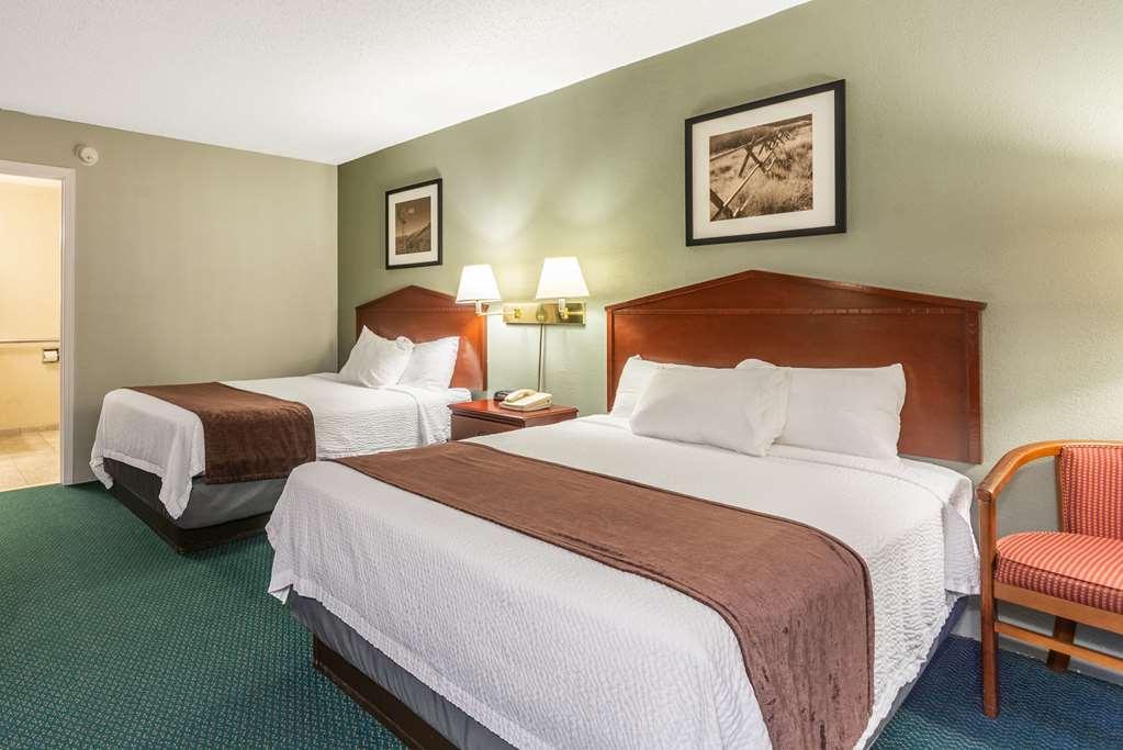 Quality Inn & Suites Vandalia Near I-70 And Hwy 51 객실 사진